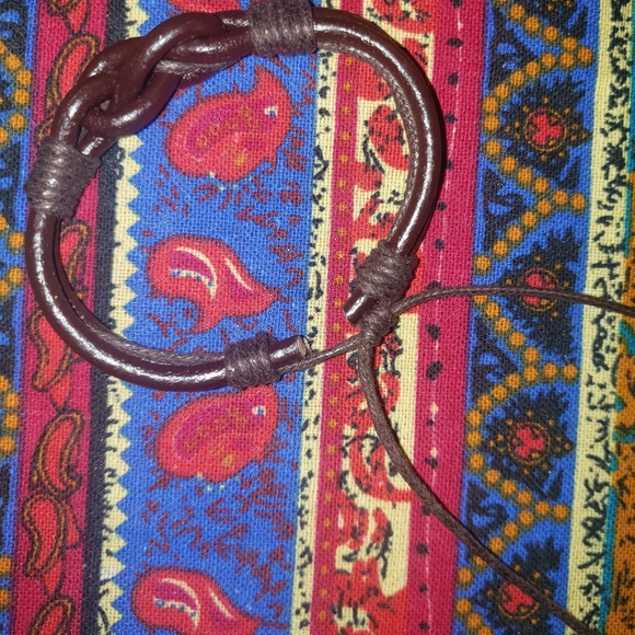 1 Brown Leather Knotted Bracelet